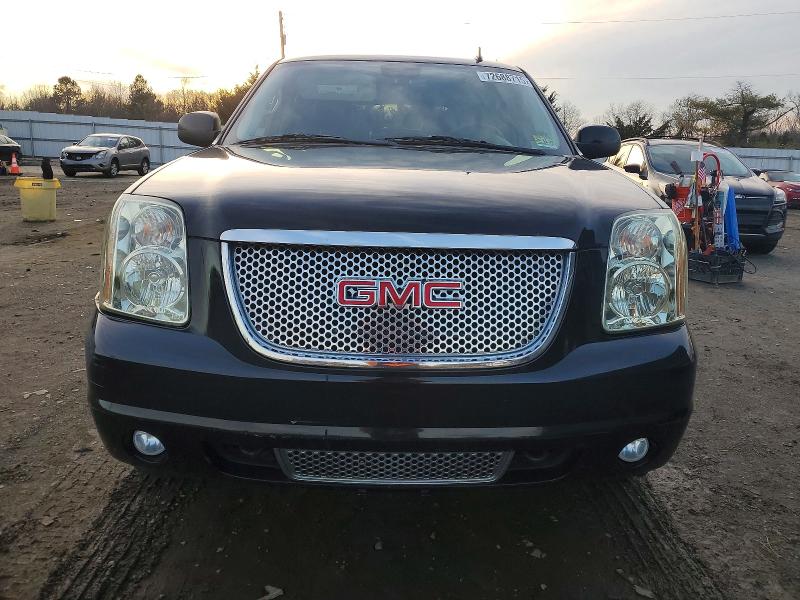 Photo 5 from auction – 2010 GMC YUKON DENA with VIN 1GKUKGEJ3AR163460