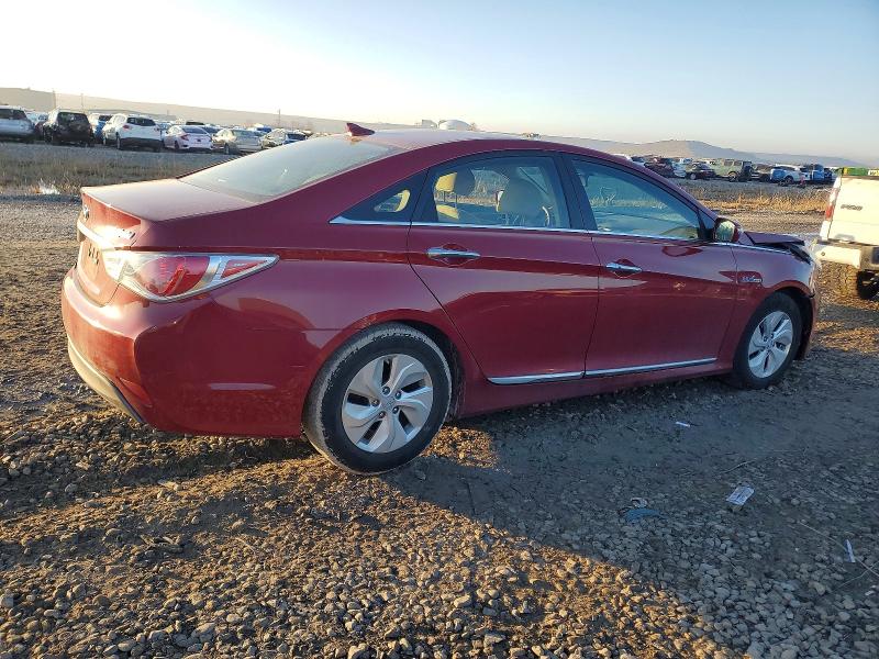 Photo 3 from auction – 2014 HYUNDAI SONATA HYB with VIN KMHEC4A45EA113302