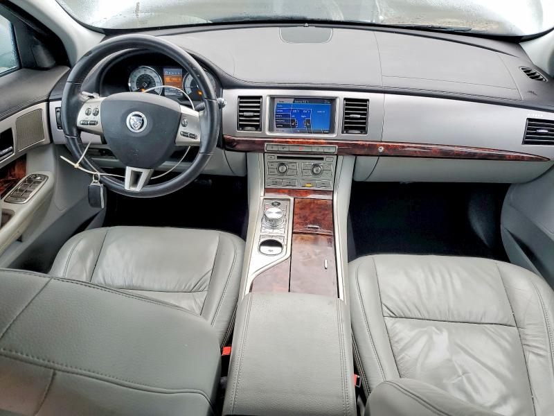 Photo 8 from auction – 2011 JAGUAR XF with VIN SAJWA0FB6BLR82183