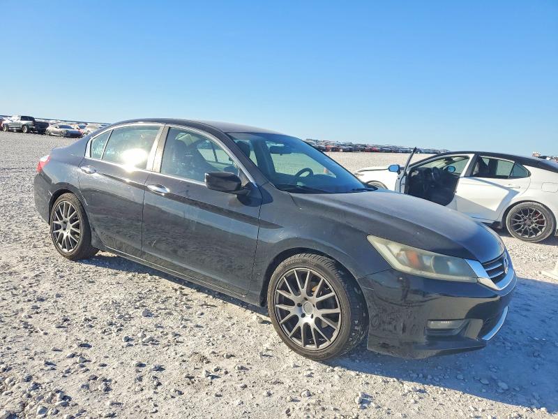 Photo 4 from auction – 2014 HONDA ACCORD with VIN 1HGCR2F54EA125913