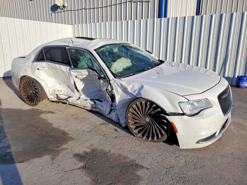 Photo 4 from auction – 2017 CHRYSLER 300 LIMITE with VIN 2C3CCAAG7HH612715