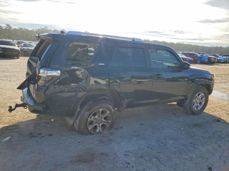 Zdjęcie 3 z aukcji – 2016 TOYOTA 4RUNNER z VIN JTEZU5JR0G5147031