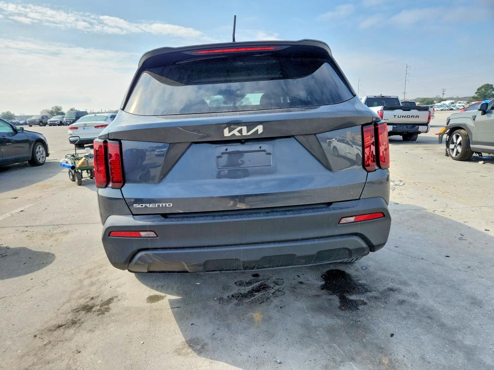 Photo 6 from auction – 2023 KIA SORENTO with VIN 5XYRG4LC0PG198874