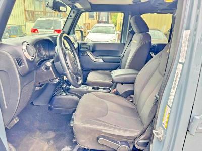 Photo 12 from auction – 2014 JEEP WRANGLER U with VIN 1C4BJWEG1EL304085