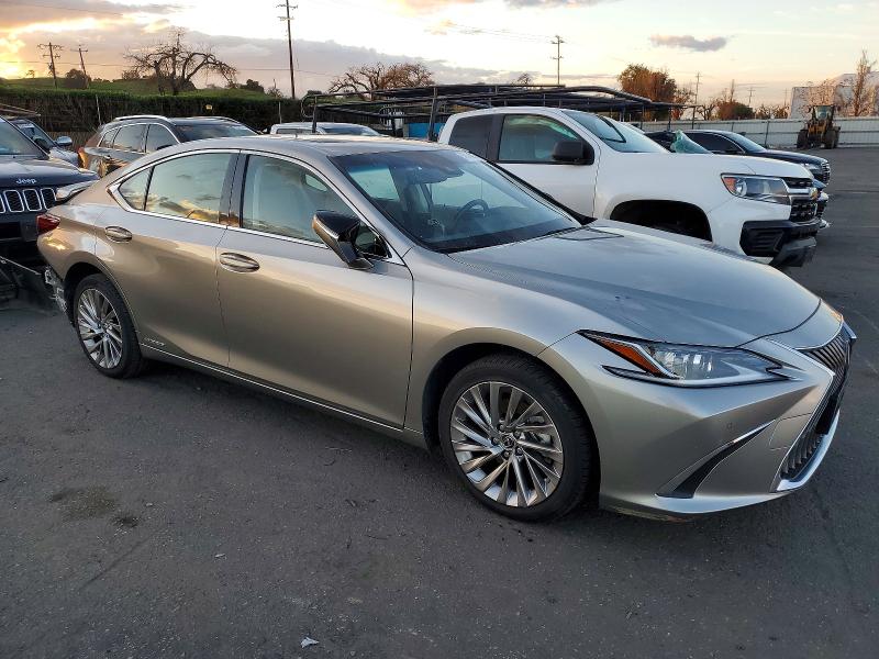 Photo 4 from auction – 2019 LEXUS ES 300H with VIN JTHB21B11K2016499