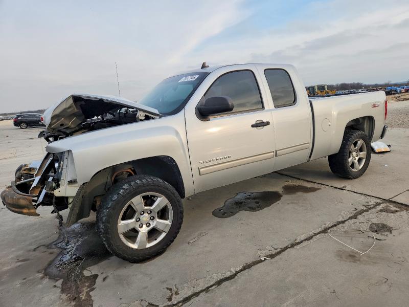 CHEVROLET SILVERADO 2013 with VIN 1GCRKSE78DZ271053 - Photo from auction