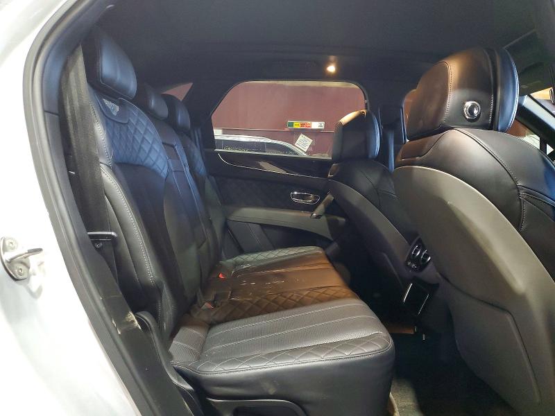 Photo 11 from auction – 2018 BENTLEY BENTAYGA with VIN SJAAC2ZV6JC017487