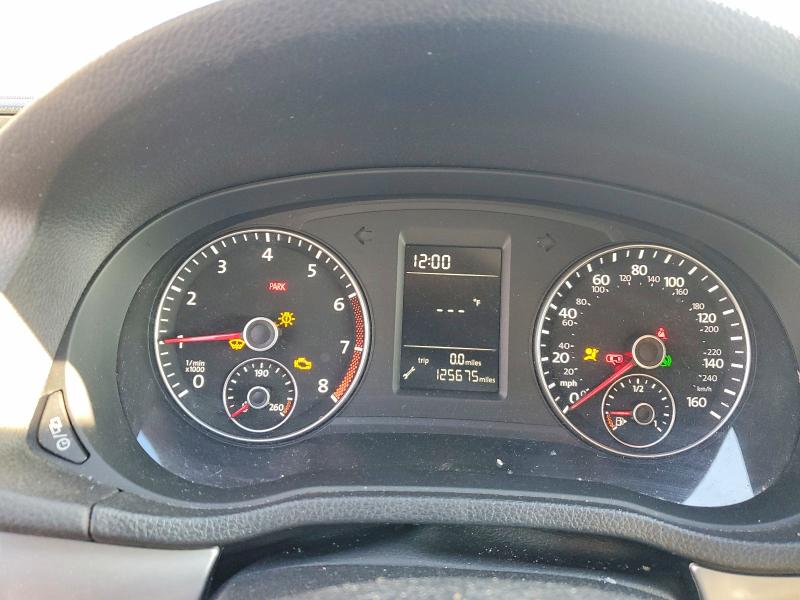 Photo 9 from auction – 2014 VOLKSWAGEN PASSAT with VIN 1VWAP7A33EC014611