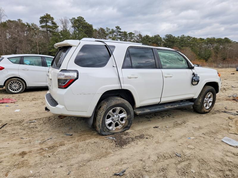 Photo 3 from auction – 2015 TOYOTA 4RUNNER SR with VIN JTEBU5JR9F5211678