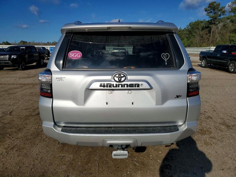 Photo 6 from auction – 2017 TOYOTA 4RUNNER SR with VIN JTEZU5JR3H5153018