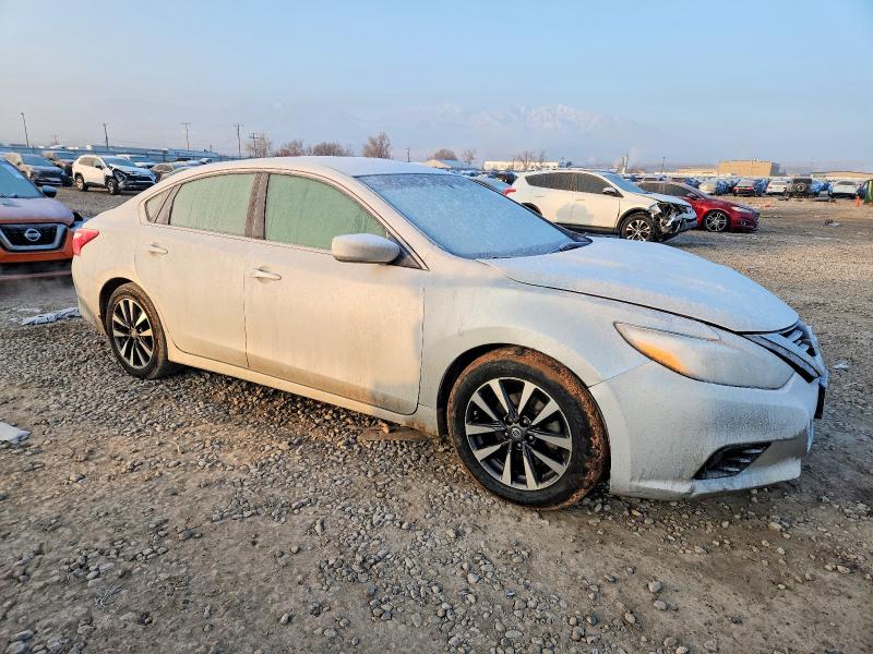 Photo 4 from auction – 2017 NISSAN ALTIMA with VIN 1N4AL3AP9HC193872