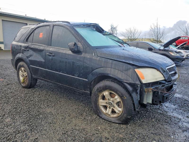 Photo 4 from auction – 2004 KIA SORENTO EX with VIN KNDJD733945242933