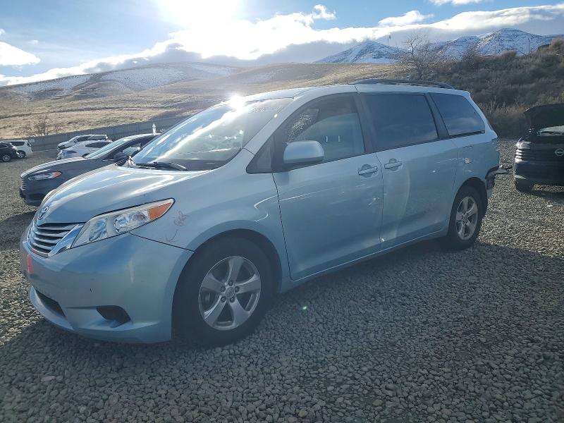 Photo 1 from auction – 2015 TOYOTA SIENNA LE with VIN 5TDKK3DC1FS529455