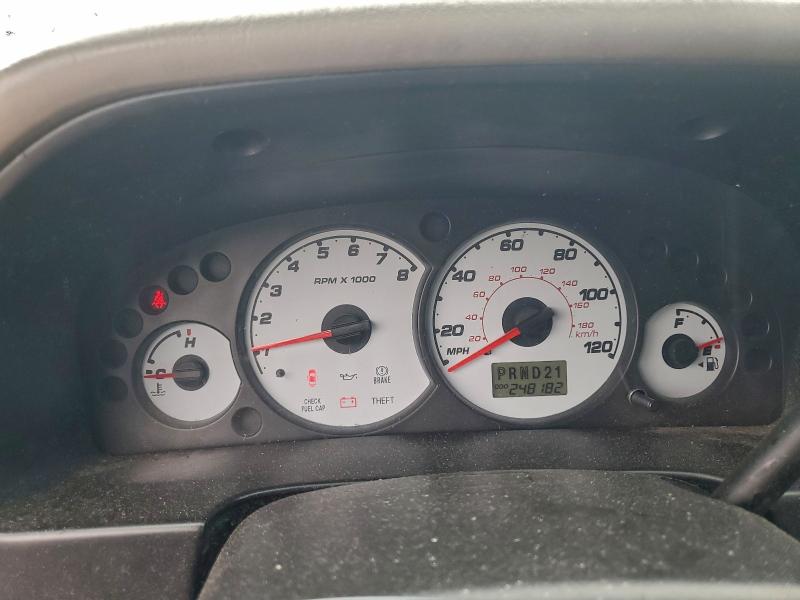 Photo 9 from auction – 2001 FORD ESCAPE XLT with VIN 1FMYU03171KB05065