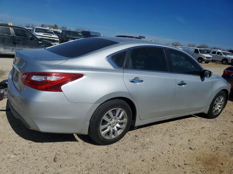 Photo 3 from auction – 2016 NISSAN ALTIMA 2.5 with VIN 1N4AL3AP1GC215281