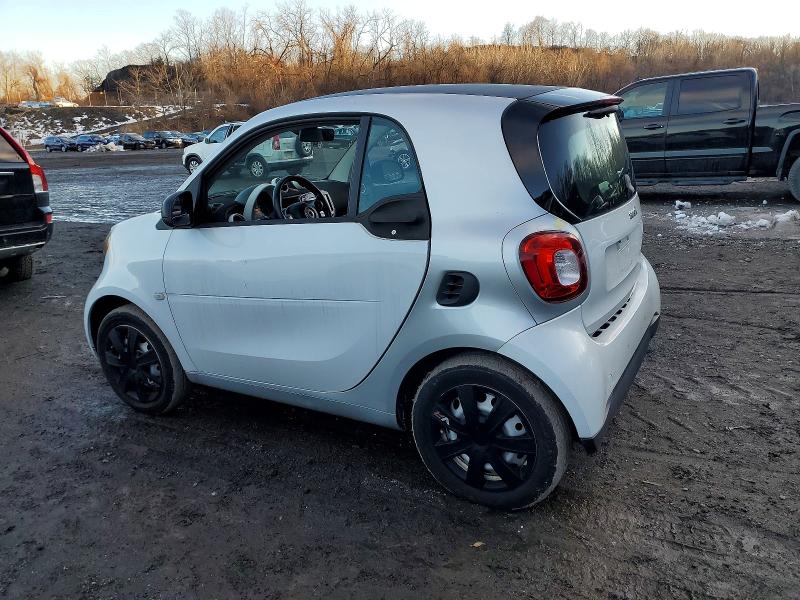 Photo 2 from auction – 2016 SMART FORTWO with VIN WMEFJ5DA4GK083990