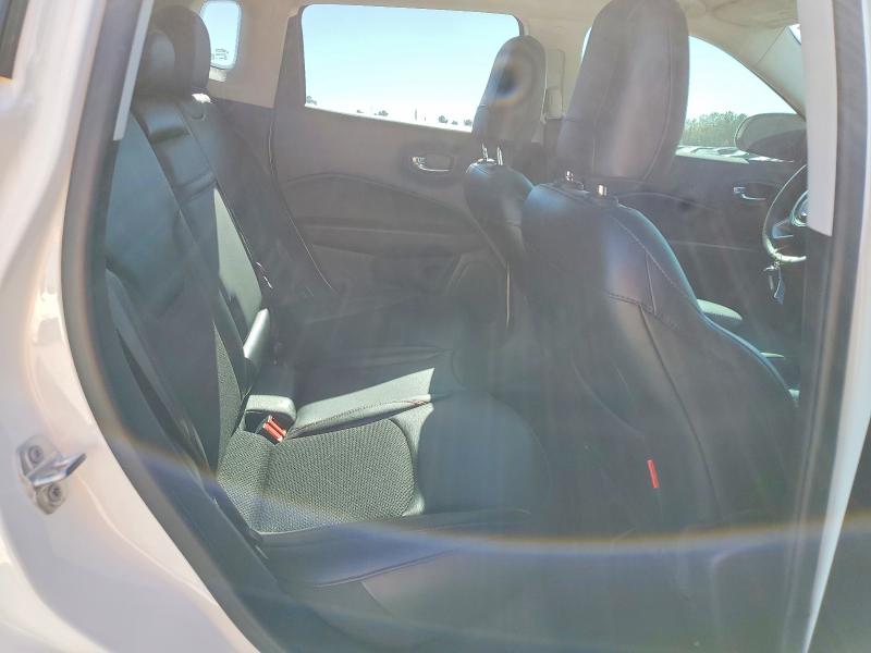 Photo 11 from auction – 2019 JEEP COMPASS with VIN 3C4NJDDB6KT683253