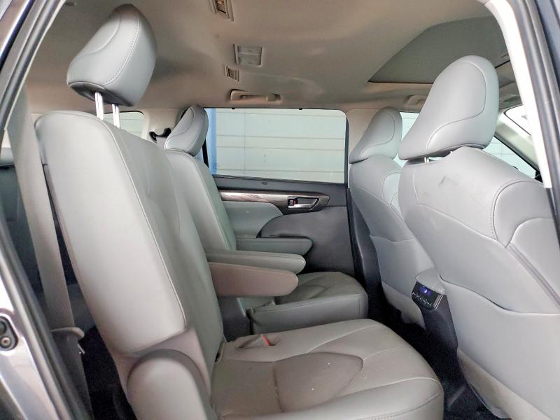 Photo 11 from auction – 2020 TOYOTA HIGHLANDER with VIN 5TDYZRAH5LS030632