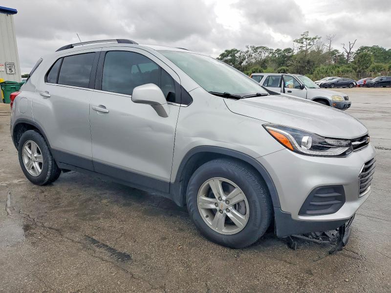 Photo 4 from auction – 2020 CHEVROLET TRAX 1LT with VIN KL7CJLSB1LB321027