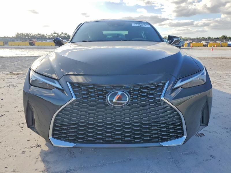 Photo 5 from auction – 2021 LEXUS IS 300 with VIN JTHCA1D27M5115889