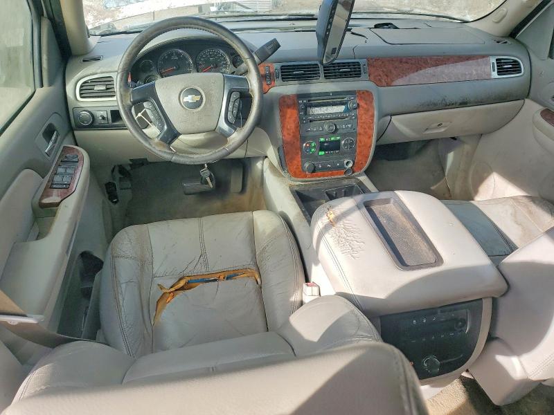 Photo 8 from auction – 2007 CHEVROLET SUBURBAN with VIN 1GNFC16J77J189331