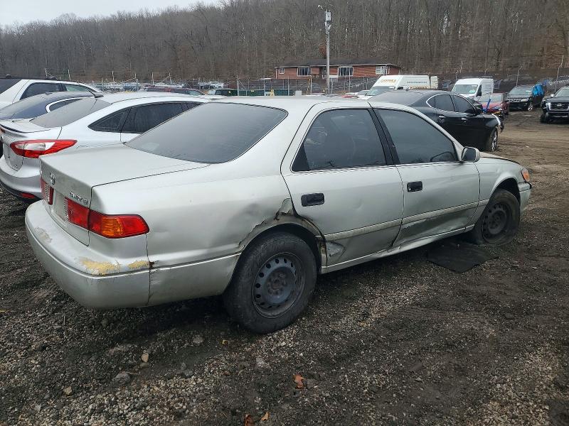 Photo 3 from auction – 2000 TOYOTA CAMRY CE with VIN 4T1BG22K3YU686727
