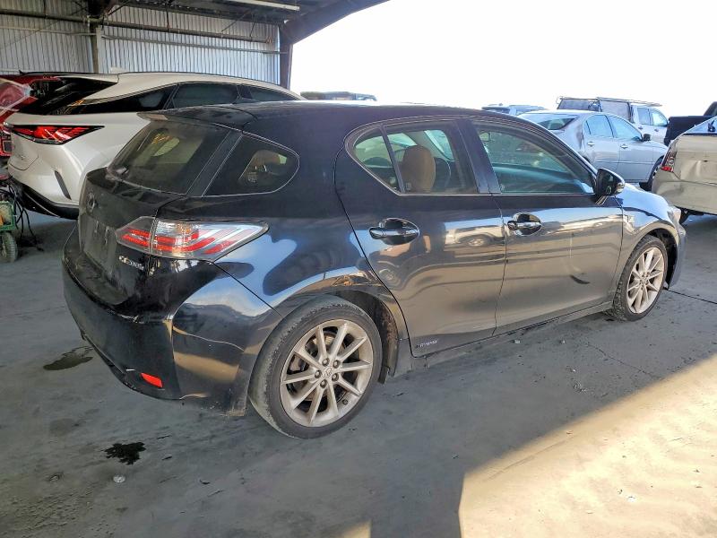 Photo 3 from auction – 2013 LEXUS CT 200 with VIN JTHKD5BH5D2135111