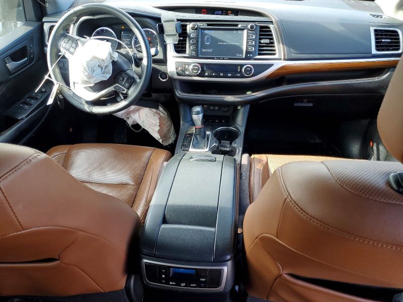 Photo 8 from auction – 2018 TOYOTA HIGHLANDER with VIN 5TDDZRFH4JS856280