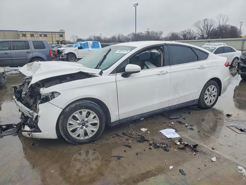 FORD FUSION 2020 with VIN 3FA6P0G70LR200945 - Photo from auction