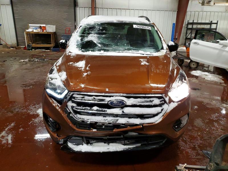 Photo 5 from auction – 2017 FORD ESCAPE with VIN 1FMCU9GD5HUE53769