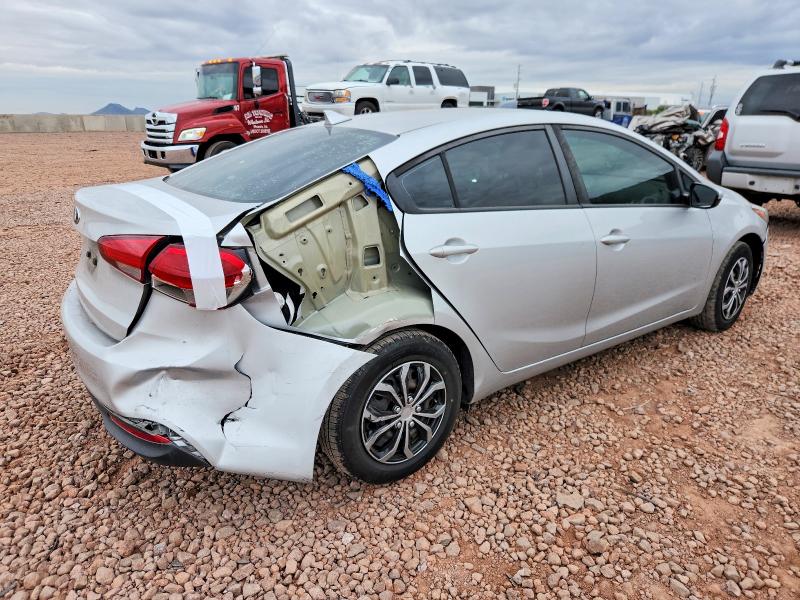 Photo 3 from auction – 2018 KIA FORTE with VIN 3KPFK4A79JE202495