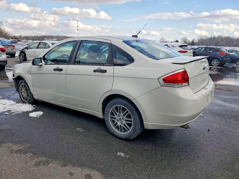 Photo 2 from auction – 2011 FORD FOCUS SE with VIN 1FAHP3FN9BW194102