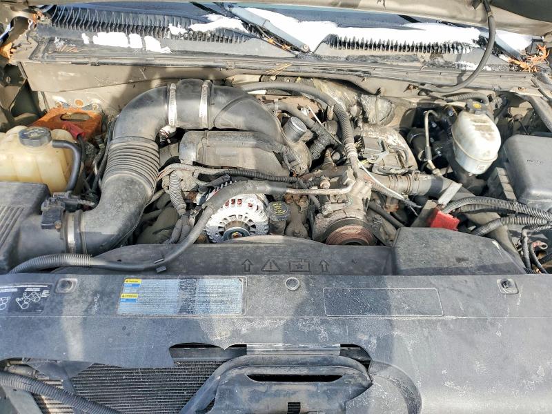 Photo 11 from auction – 2004 CHEVROLET SILVERADO with VIN 1GCHK23284F215019