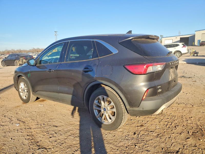 Photo 2 from auction – 2020 FORD ESCAPE with VIN 1FMCU0G61LUC35768