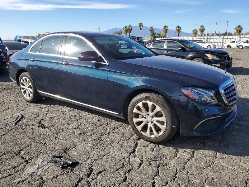 Photo 4 from auction – 2017 MERCEDES-BENZ E 300 with VIN WDDZF4JB8HA128043