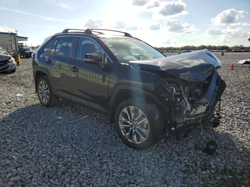 Photo 4 from auction – 2022 TOYOTA RAV4 XLE P with VIN 2T3C1RFV9NC182321