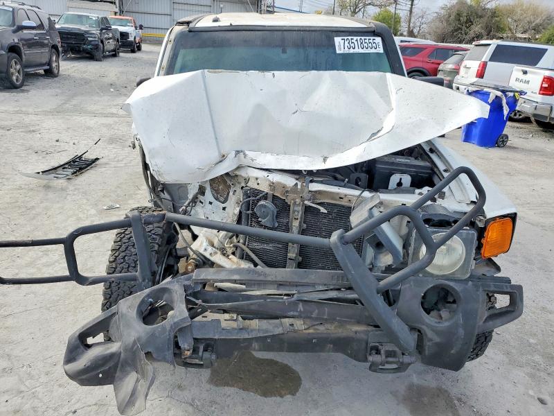Photo 11 from auction – 2006 HUMMER H3 with VIN 5GTDN136468278864