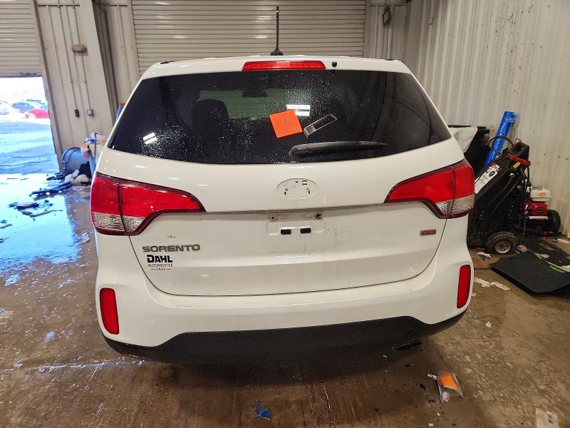 Photo 6 from auction – 2015 KIA SORENTO LX with VIN 5XYKTCA68FG650587