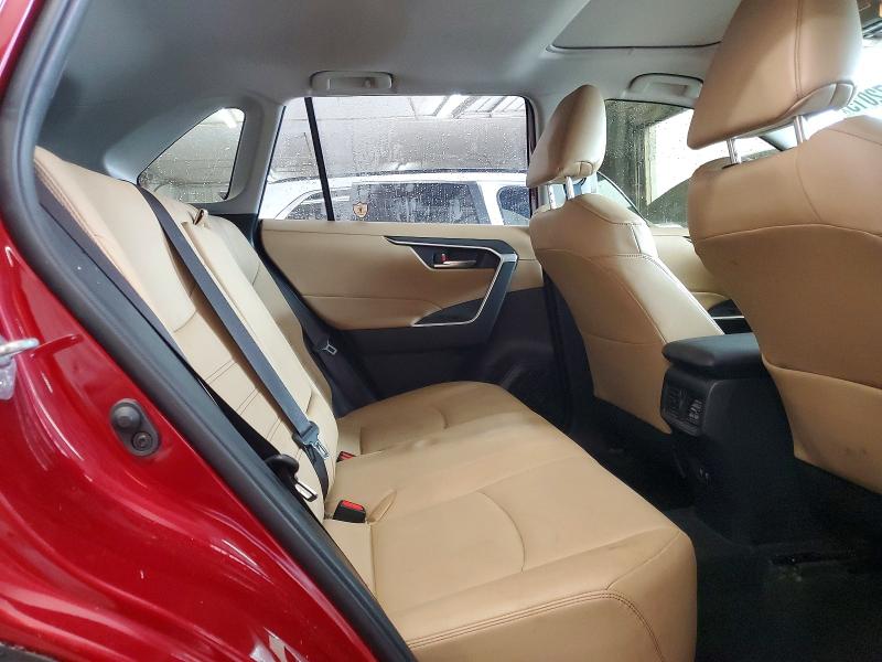 Photo 11 from auction – 2019 TOYOTA RAV4 XLE P with VIN JTMA1RFV4KD011426