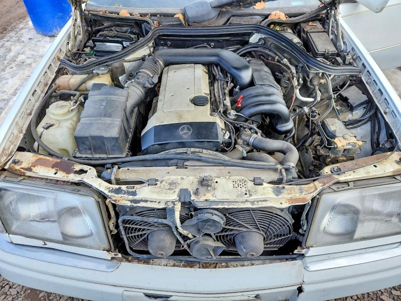 Photo 11 from auction – 1994 MERCEDES-BENZ E 320 with VIN WDBEA32E4RC036801