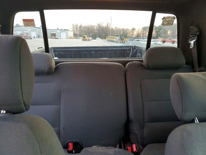 Photo 10 from auction – 2002 FORD EXPLORER S with VIN 1FMZU77E32UC51687
