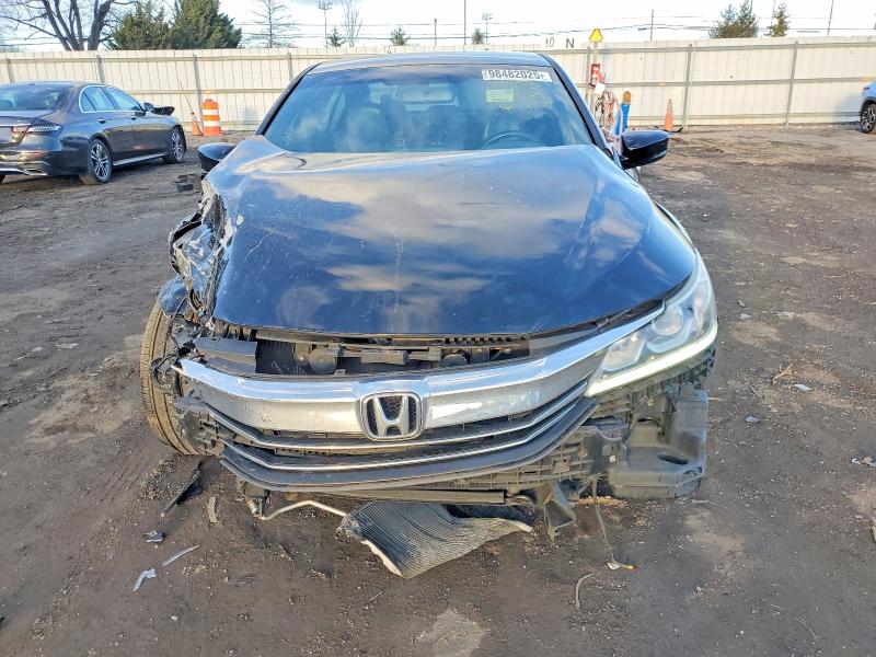 Photo 5 from auction – 2016 HONDA ACCORD SPO with VIN 1HGCR2F56GA229130