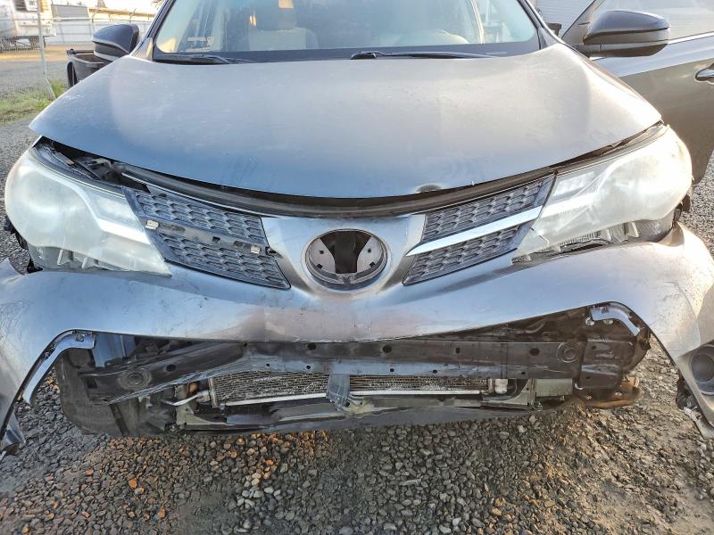 Photo 12 from auction – 2015 TOYOTA RAV4 LE with VIN JTMZFREV5FD049162