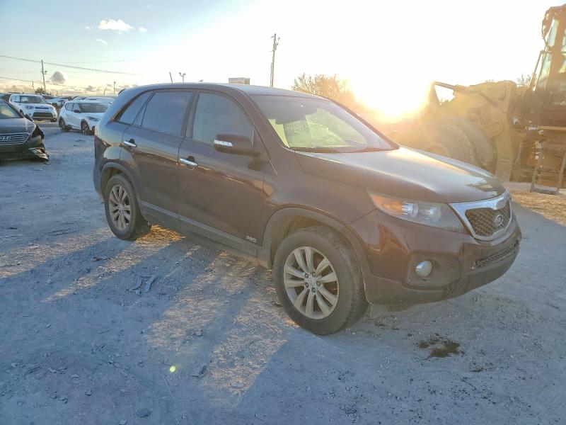 Photo 4 from auction – 2011 KIA SORENTO EX with VIN 5XYKUDA23BG026061
