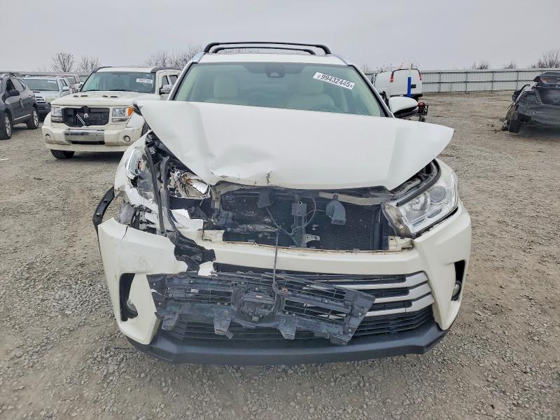 Photo 5 from auction – 2017 TOYOTA HIGHLANDER with VIN 5TDKZRFH7HS518017