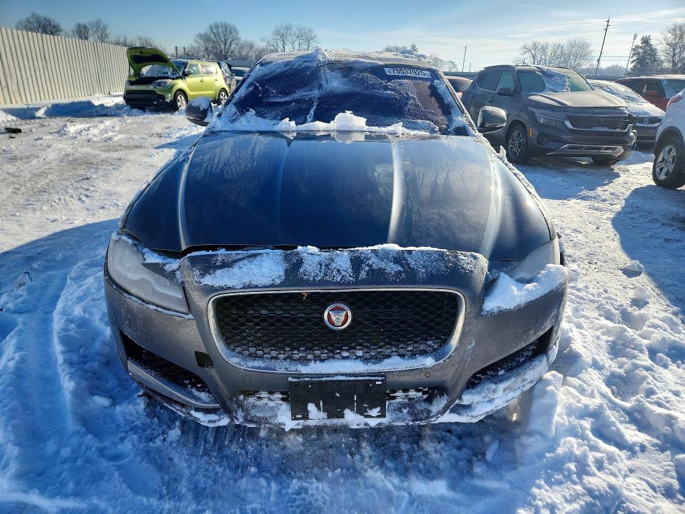 Photo 5 from auction – 2018 JAGUAR XF PRESTIG with VIN SAJBK4FX4JCY64694