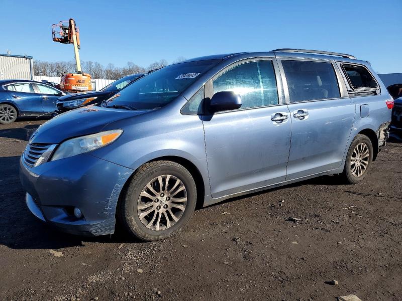 Photo 1 from auction – 2015 TOYOTA SIENNA XLE with VIN 5TDYK3DC6FS576751