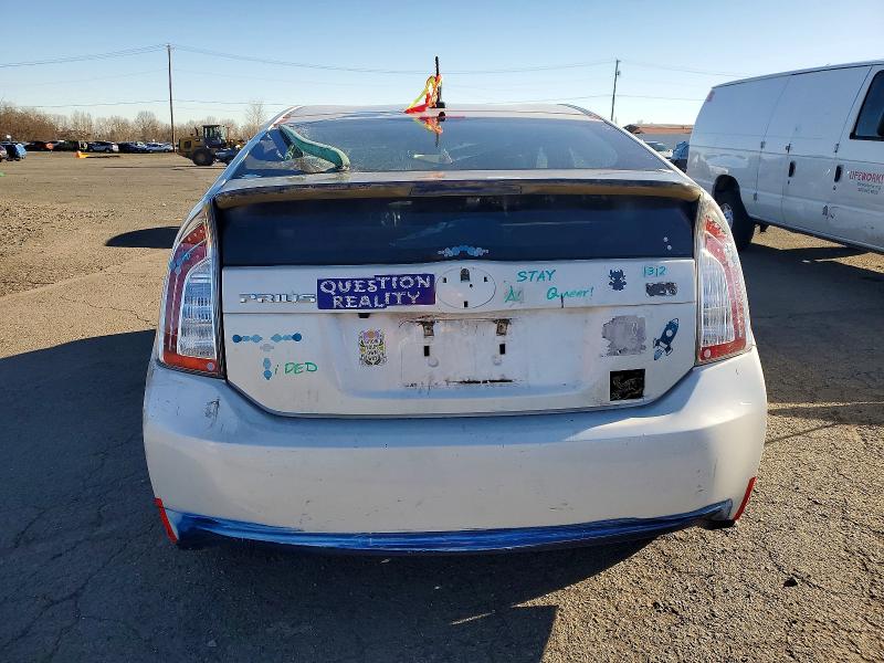 صورة رقم 6 من المزاد - 2015 TOYOTA PRIUS مع VIN JTDKN3DU1F1992015