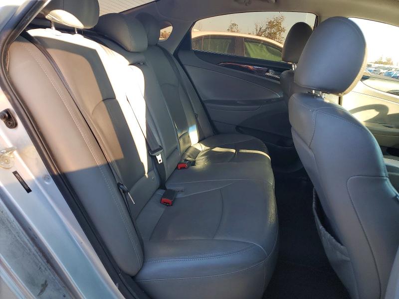 Фото 10 с аукциона – 2012 HYUNDAI SONATA SE с VIN 5NPEC4AB1CH499421