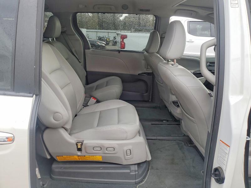 Photo 11 from auction – 2019 TOYOTA SIENNA with VIN 5TDYZ3DC9KS985560